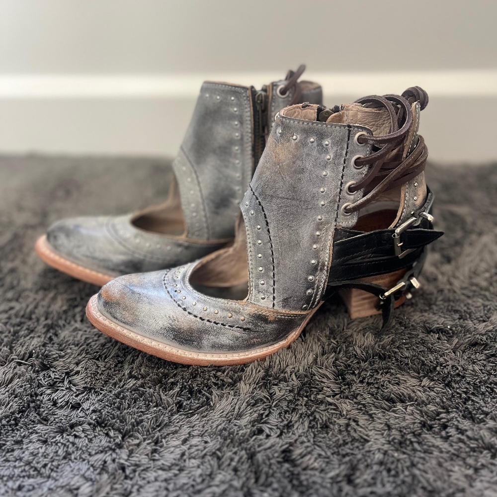 Freebird Desert Booties | Size 6